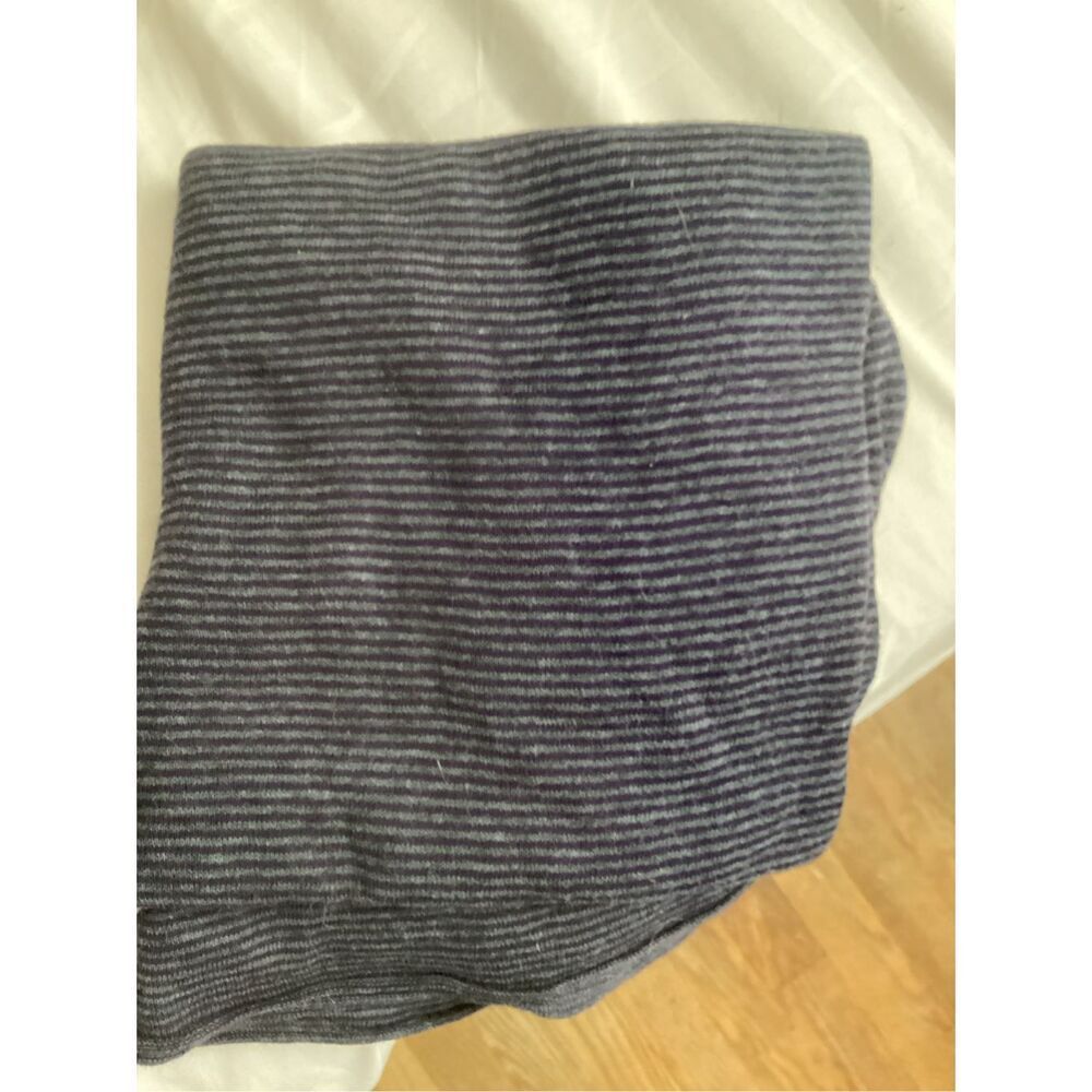 Gap Gray And Black Scarf
